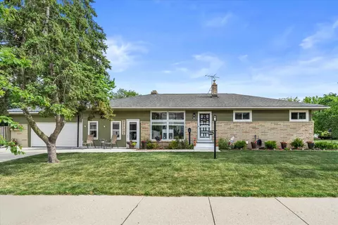 9804 W Dakota, West Allis, WI 53227