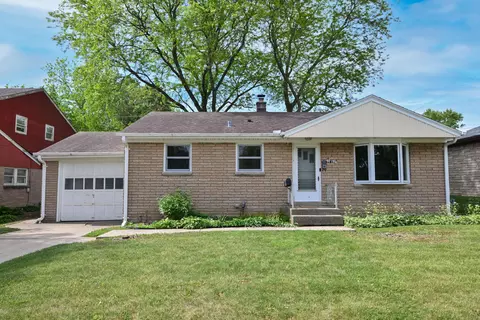 1715 Monroe, South Milwaukee, WI 53172