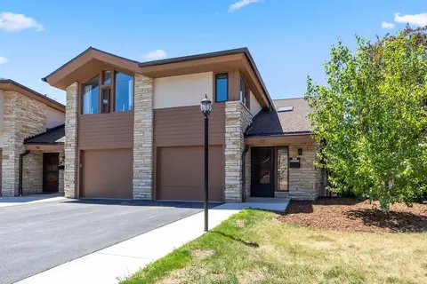 n89w16337 Main #D12, Menomonee Falls, WI 53051