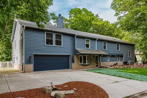 727 E Madison, Oconomowoc, WI 53066