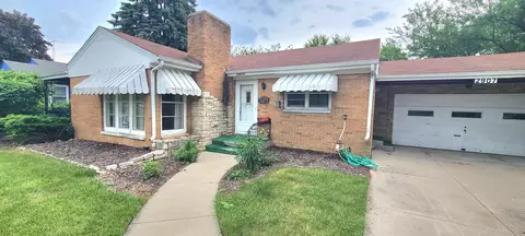 2907 West, Racine, WI 53403
