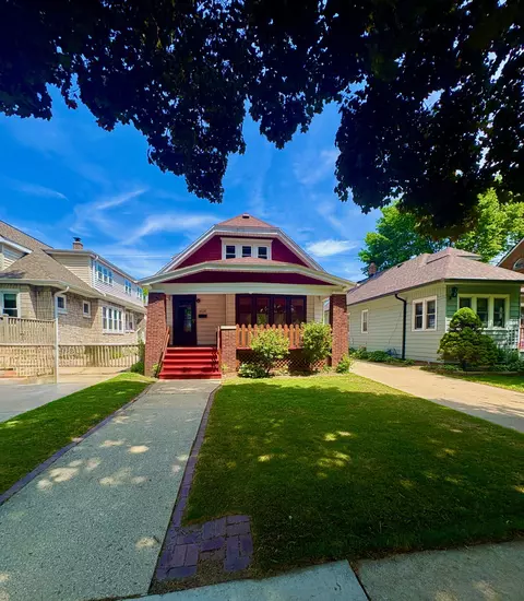 4034 N Larkin, Shorewood, WI 53211