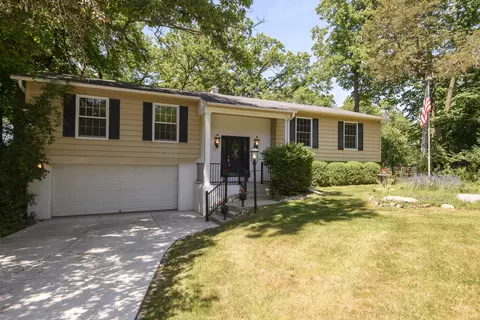 n67w32480 Wildwood Pt, Merton, WI 53029