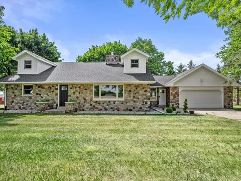 w334s7837 County Rd E, Mukwonago, WI 53149