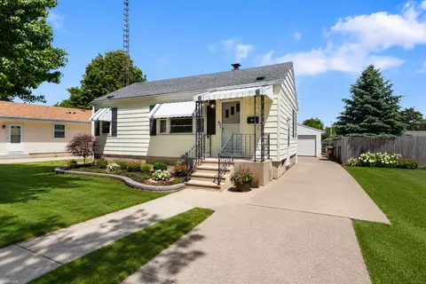 7925 46th, Kenosha, WI 53142