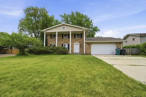 n83w18025 Le Mons, Menomonee Falls, WI 53051