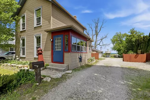 613 N 4, Manitowoc, WI 54220