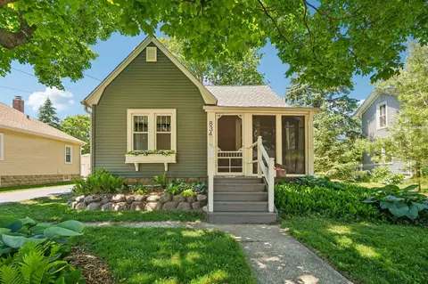 834 S Silver Lk, Oconomowoc, WI 53066