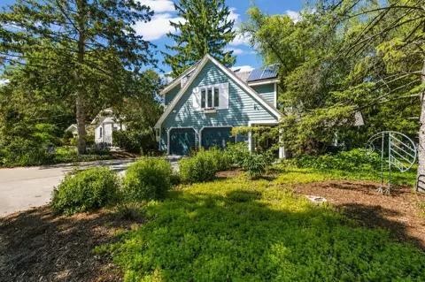 904 W Labelle, Oconomowoc, WI 53066