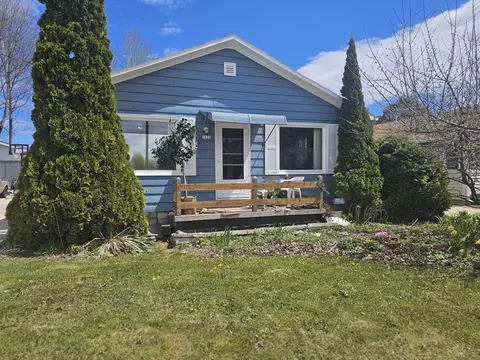 1621 Johnston, Manitowoc, WI 54220