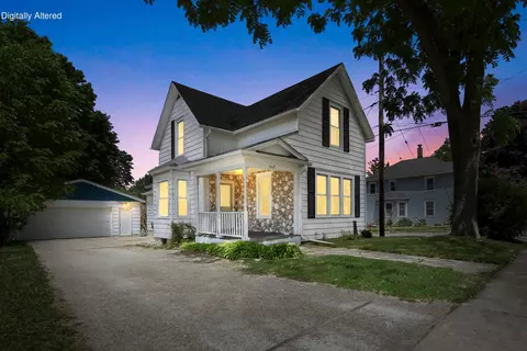 547 Forest, Hartford, WI 53027
