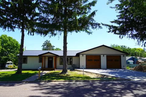 625 Western, Viroqua, WI 54665