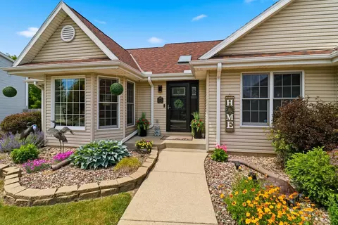 6825 S Crane, Oak Creek, WI 53154