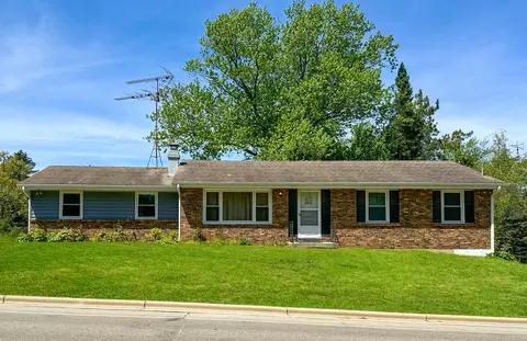 544 Sunset Vale, Twin Lakes, WI 53181