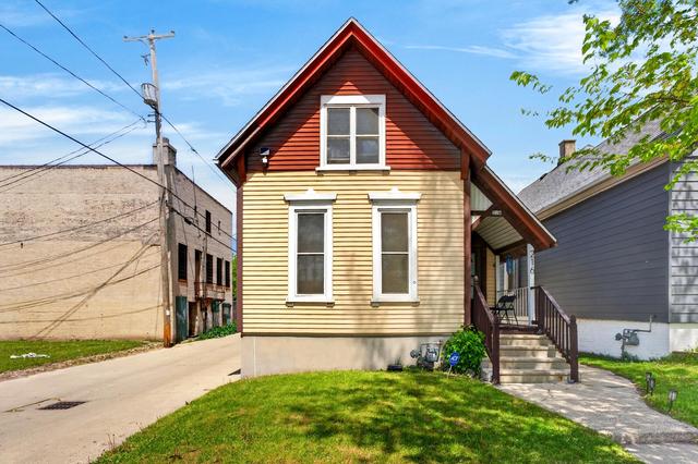 216 W W Ctr, Milwaukee, WI 53212