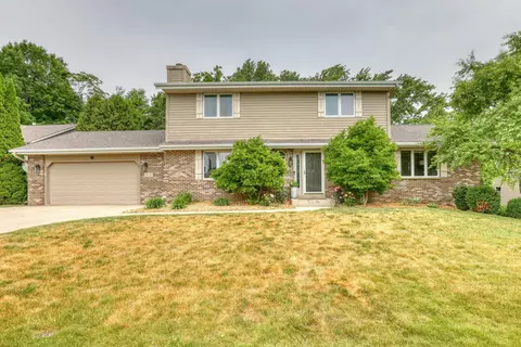 800 Schloemer, West Bend, WI 53095