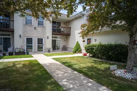 6115 S Creekside #2, Cudahy, WI 53110
