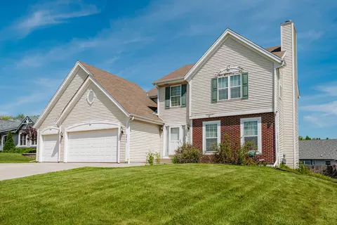 3944 W Valley Vw, Franklin, WI 53132