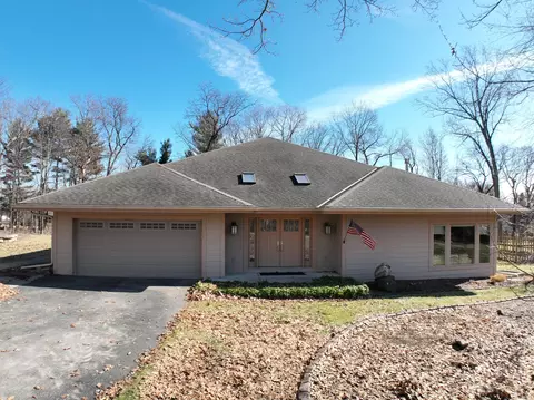 w307n6992 Club, Merton, WI 53029