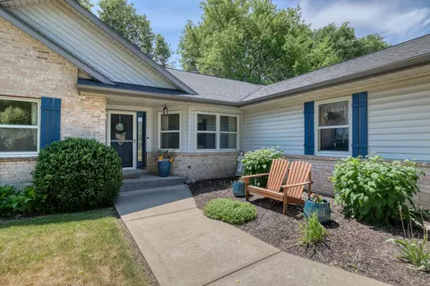494 Quinlan, Pewaukee, WI 53072