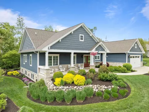 833 Red Hawk, Walworth, WI 53184