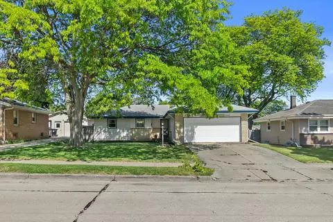1545 Ostergaard, Racine, WI 53406