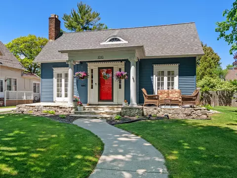 1010 St Clair, Manitowoc, WI 54220