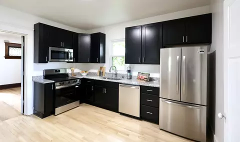 1805 Taylor, Racine, WI 53403