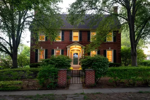 1547 Upper, Wauwatosa, WI 53213