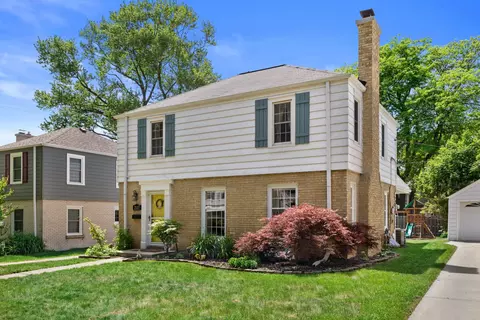 2537 N 84th, Wauwatosa, WI 53226
