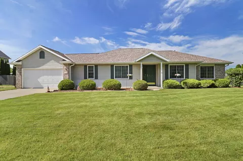 914 Riva, Racine, WI 53402