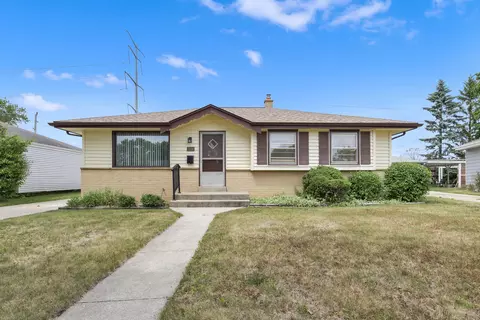 7254 W Cody, Milwaukee, WI 53223