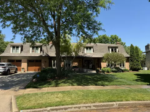 7818 Geralayne, Wauwatosa, WI 53213