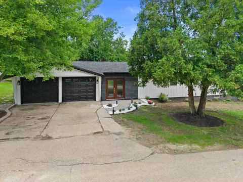 w3990 Longfellow Drive, Geneva, WI 53147