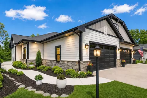 7970 W Stone Rdg #85-1, Lannon, WI 53046