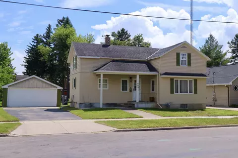 609 E South, Beaver Dam, WI 53916