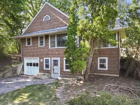 2810 Fischer, Burlington, WI 53105