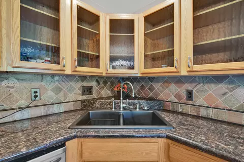 2101 E Broadway #D, Waukesha, WI 53186