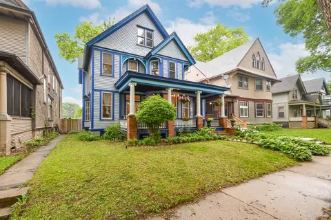 933 N 34th, Milwaukee, WI 53208