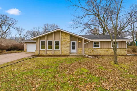 2504 N 112th, Wauwatosa, WI 53226