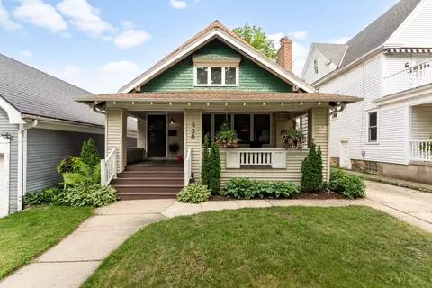 1538 N 70th, Wauwatosa, WI 53213