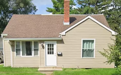 206 Van Buren, Elkhorn, WI 53121