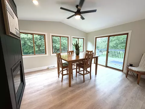 Dining - 189 Mcintosh, La Crescent, MN 55947 photo 1 of 2