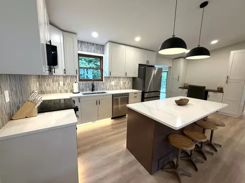 Kitchen - 189 Mcintosh, La Crescent, MN 55947 photo 1 of 2