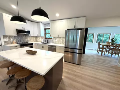 Kitchen - 189 Mcintosh, La Crescent, MN 55947 photo 2 of 2