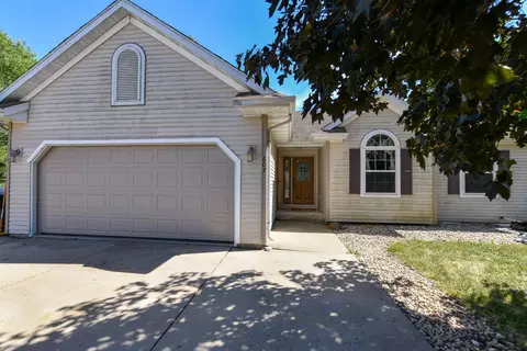 607 Stephanie, Burlington, WI 53105