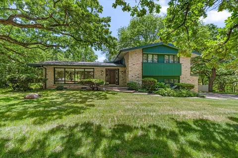 s23w26167 Canterbury, Waukesha, WI 53188