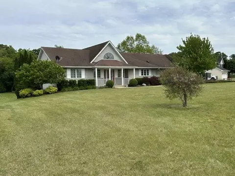 8651 Fieldstone, Burlington, WI 53105
