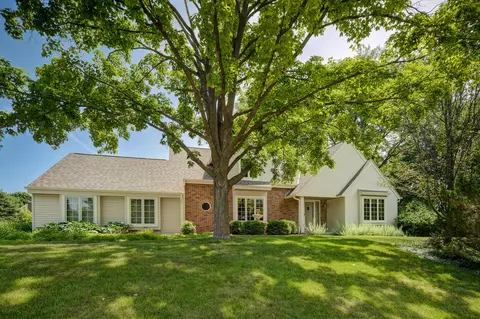 4100 S 119th, Greenfield, WI 53228