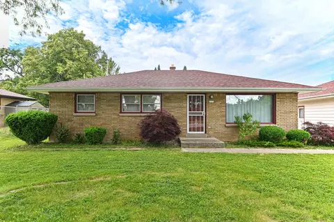 3220 W Howard, Greenfield, WI 53221